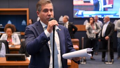 Photo of Dr. Serginho concede homenagem à mãe do deputado licenciado Anderson Moraes