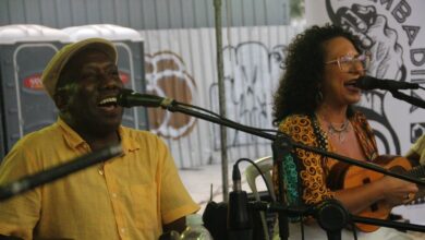 Photo of Mingo Silva recebe Gabrielzinho do Irajá em feira popular em Niterói