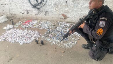 Photo of Polícia Militar realiza operação com apreensão de drogas e prisão de suspeitos em comunidade de Maricá